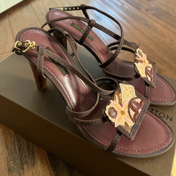 Louis Vuitton Vintage Heels size 37 1/2 NEVER WORN - Picture 1 of 5